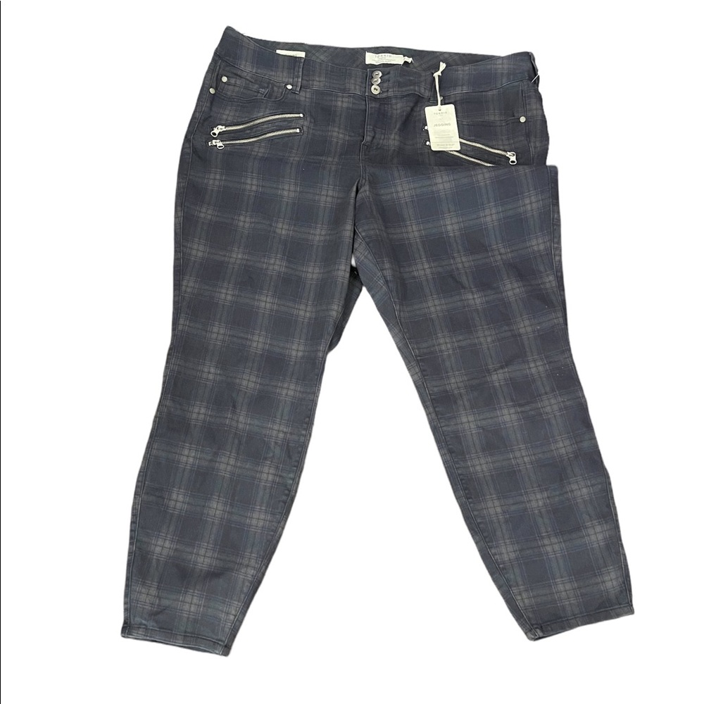 Torrid multi zipped stretchy‎ jegging size 26R NWT